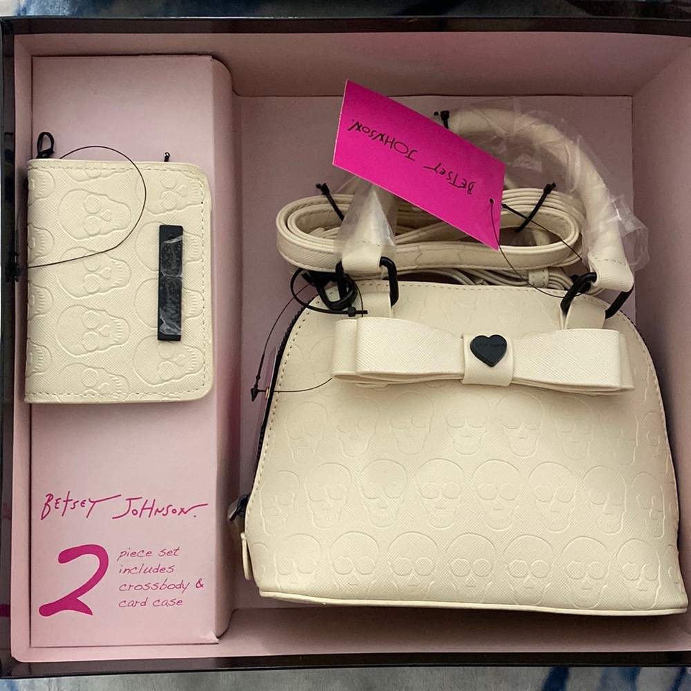 Betsey Johnson 2 piece skull set crossbody and wallet